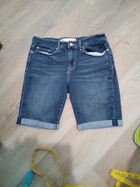 Signature by Levi Strauss Size 28 (6) Dark Blue Roll-Cuff Denim Shorts